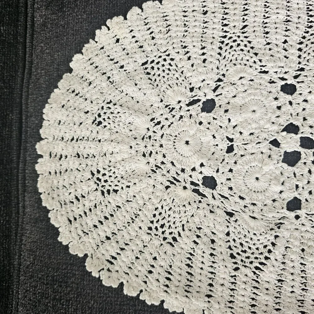 Vintage Oval Crochet Doily – 26